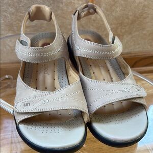 Clarks  Women's Unstructured® Leather Sport Sandal - 60954  Sz: 7.5M;  Like New